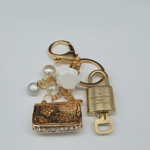 Authentic Louis Vuitton Lock & Key with unbranded Rhinestone Bag Keycharm - Picture 6 of 8